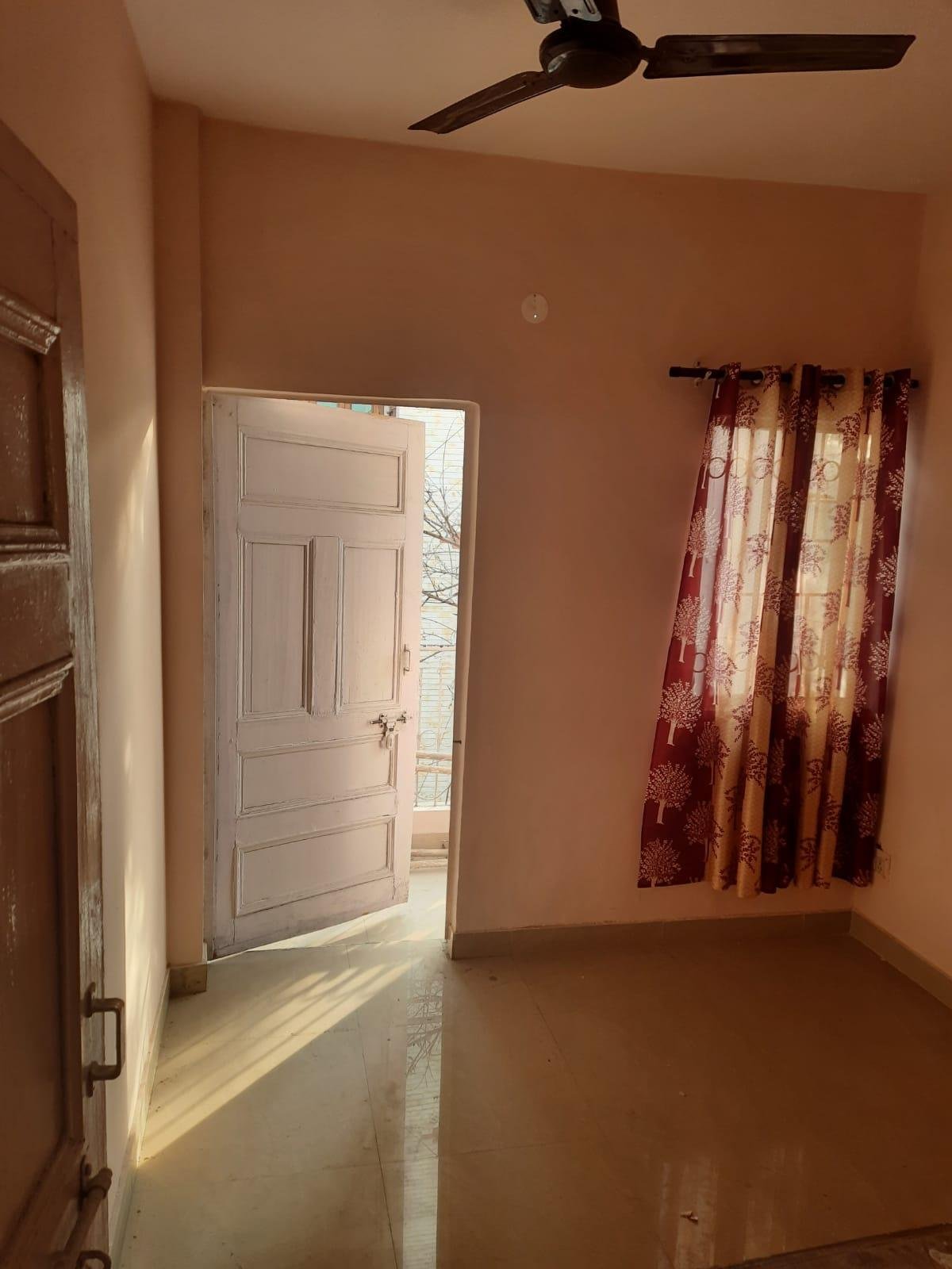Kothi for Sale (LIG) – Q Block, Sector 15, Noida