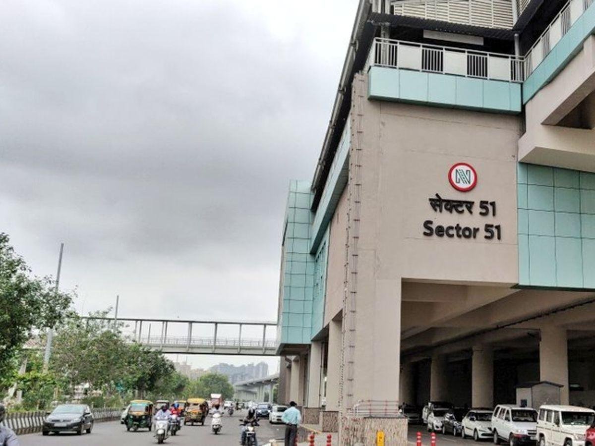 PLOT FOR SALE IN SECTOR 51 NOIDA