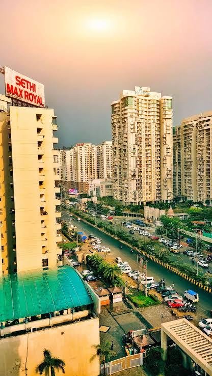 2BHK Flat Sale In Sethi Max Royal, Noida