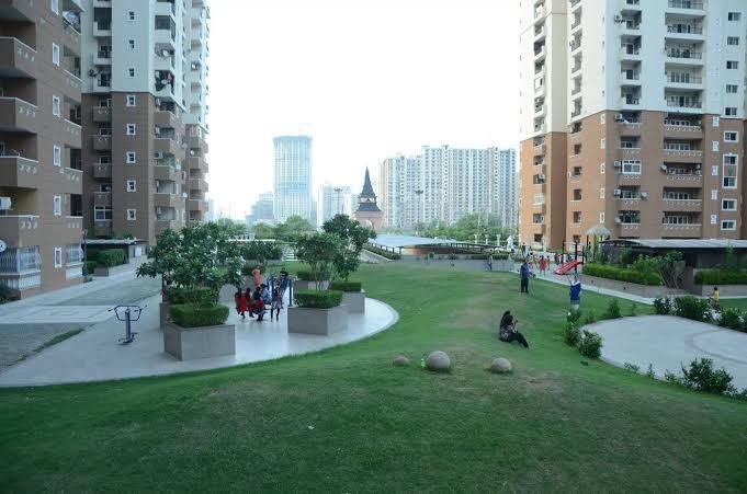 2BHK Flat Sale In Hyde Park, Noida