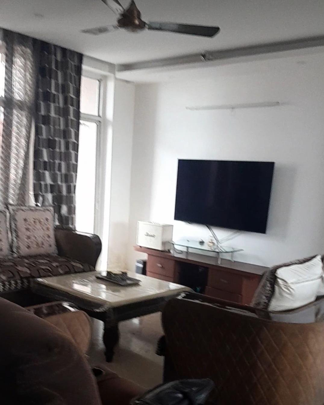 4+STUDY FLAT FOR SALE IN INDIRAPURAM, GHAZIABAAD