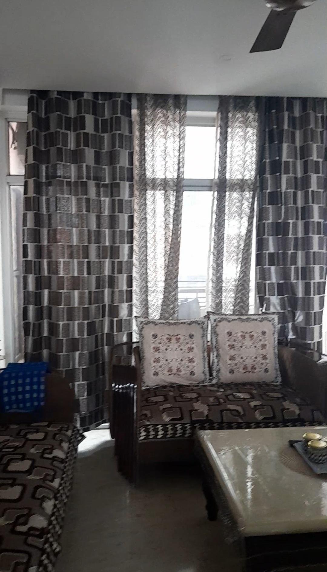 4+STUDY FLAT FOR SALE IN INDIRAPURAM, GHAZIABAAD