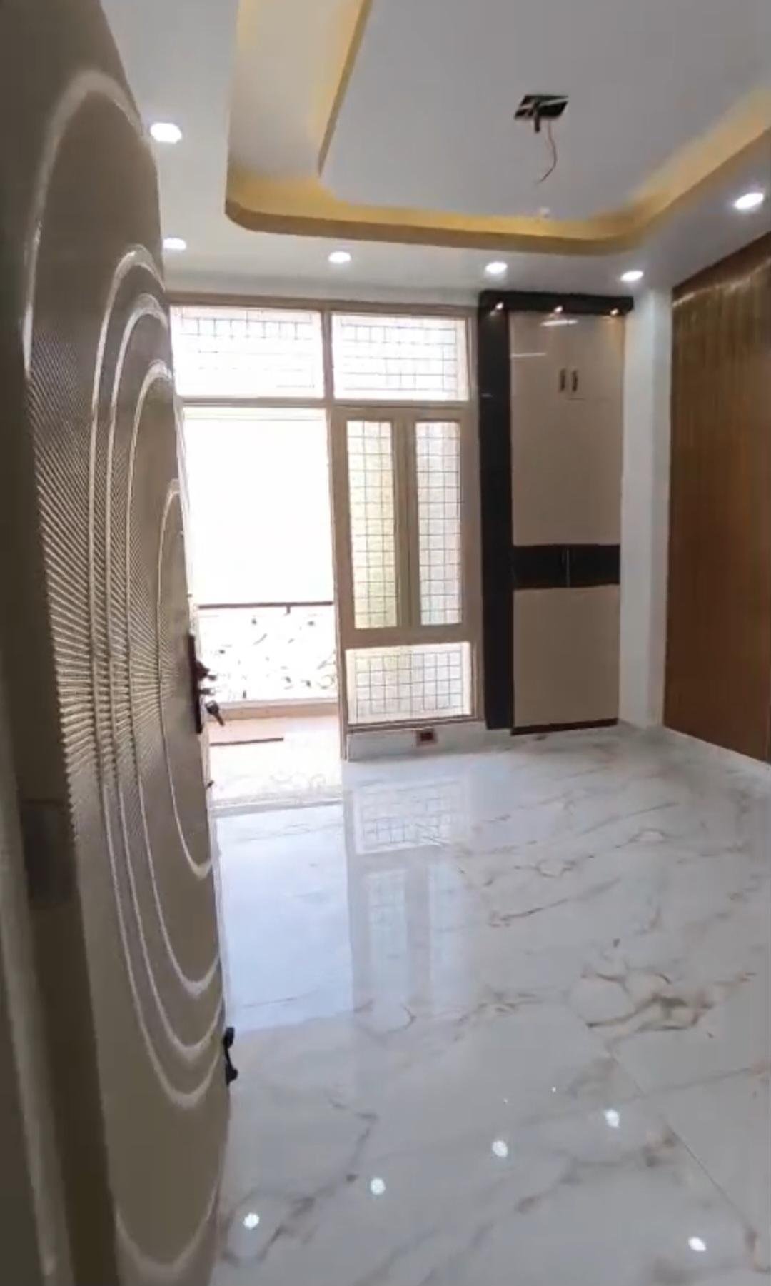 3 BHK FULLY FURNISHED FLAT IN GOUR YAMUNA CITY, GREATER NOIDA